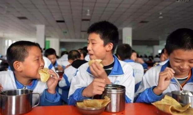 以校长为第一责任人的学校食堂食品安全责任制