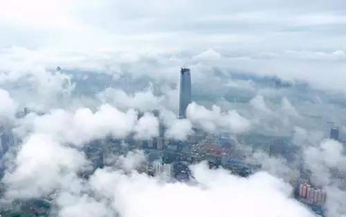 武汉暴雨后现棉花白云海，现场有多震撼？