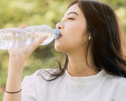 经常喝反复烧开的水会致癌，这种说法是否科学？