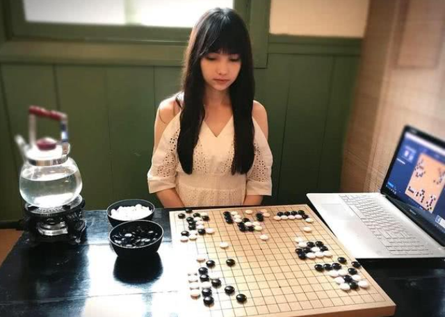 围棋界第一女神黑嘉嘉，身材颜值有多好？